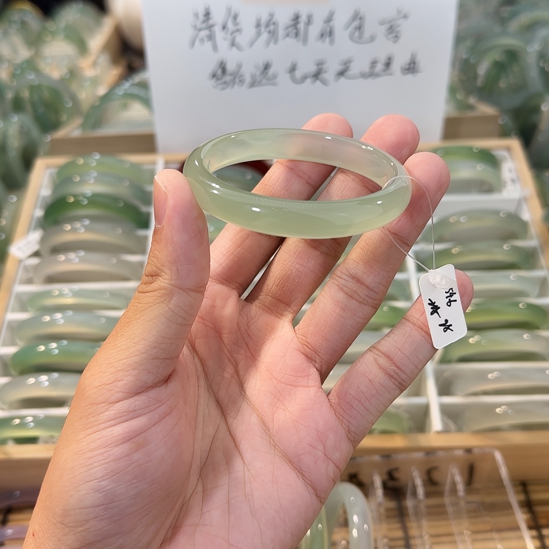 玛瑙/玉髓未镶嵌手镯圈口54.6