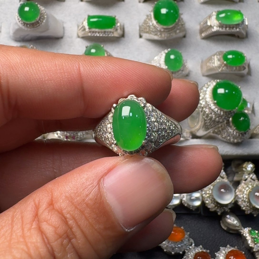 翡翠戒指未镶嵌戒指