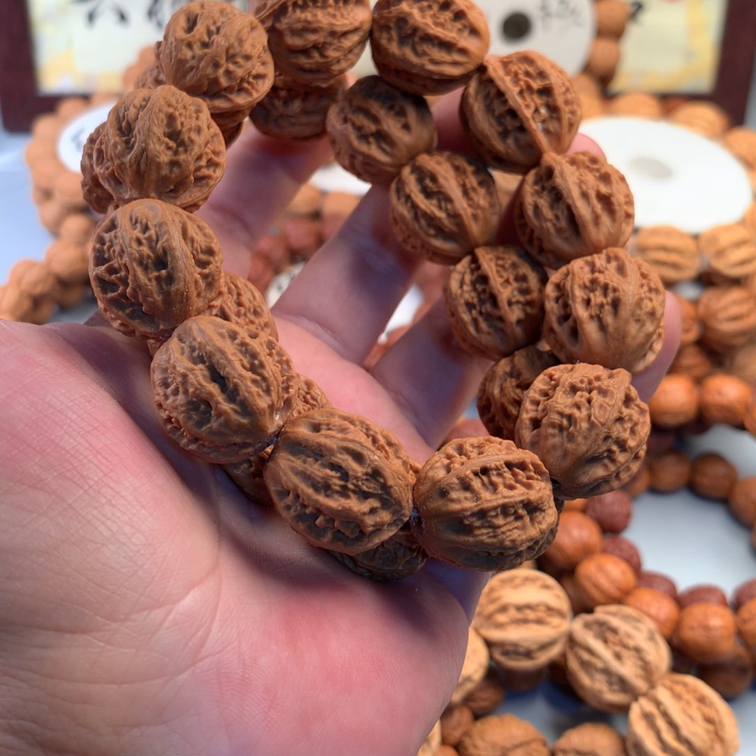 文玩核桃吊坠龙脊