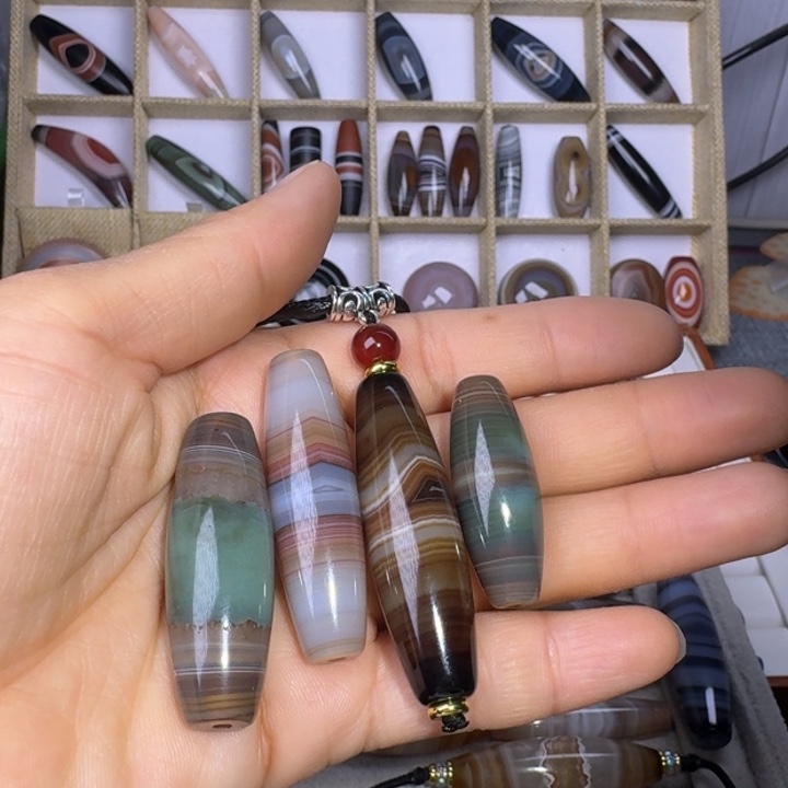 浮***斯玛瑙/玉髓未镶嵌颈饰