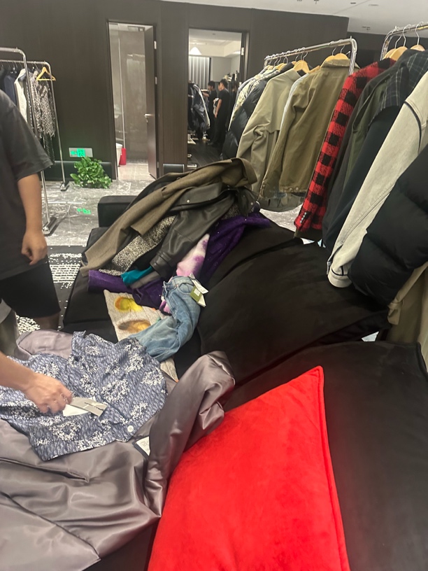 全新未使用  王老师的专拍服饰链接/发货后不退货