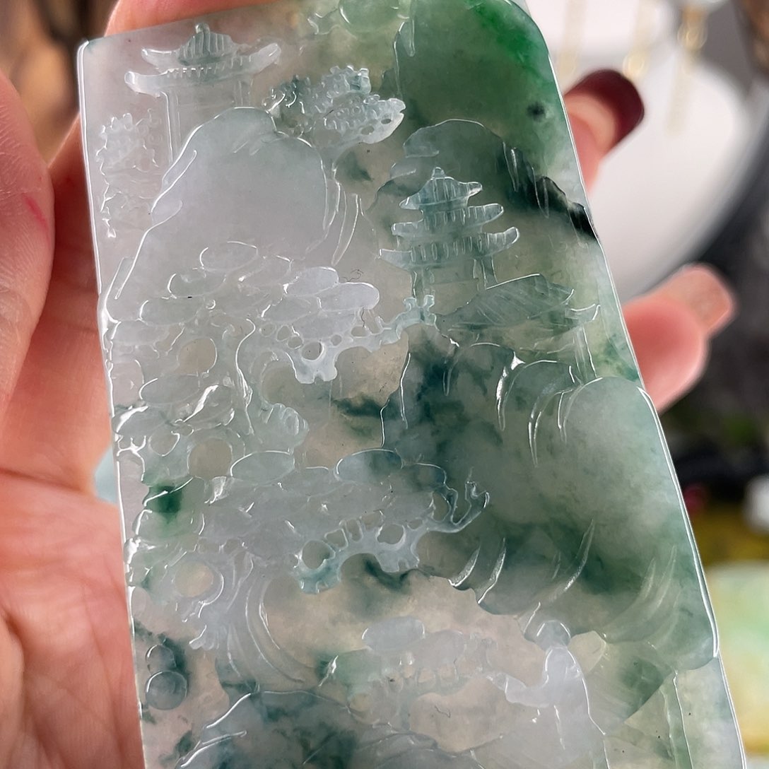 翡翠颈饰未镶嵌山水牌