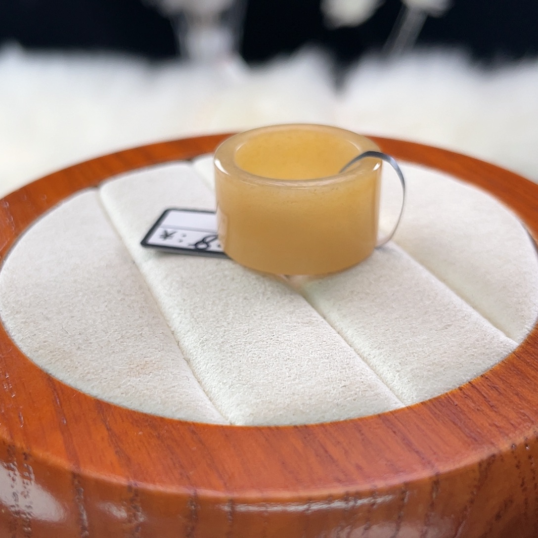 和田玉未镶嵌戒指l。橘糖圆切。16.5。不退换