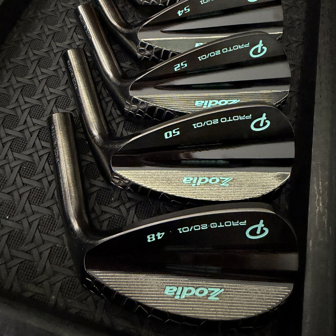 ZodiaProto01黑色鳄鱼纹挖起租三支一组包含杆身握把现货