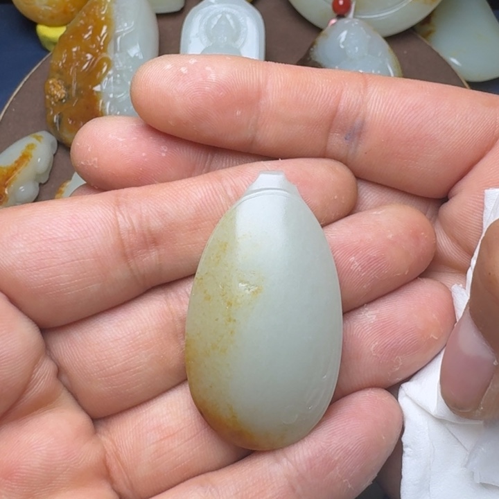 和田玉颈饰未镶嵌