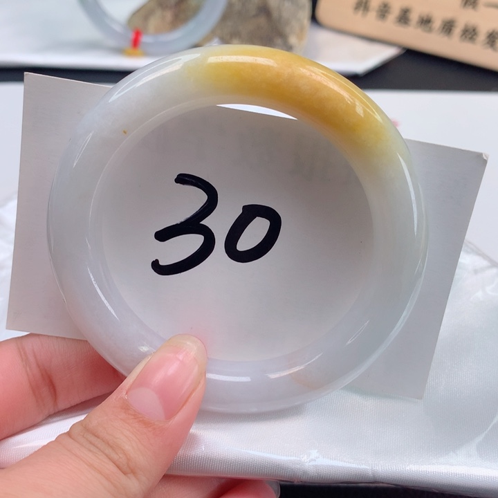 翡翠手镯（圆镯）未镶嵌美*圆条54.55