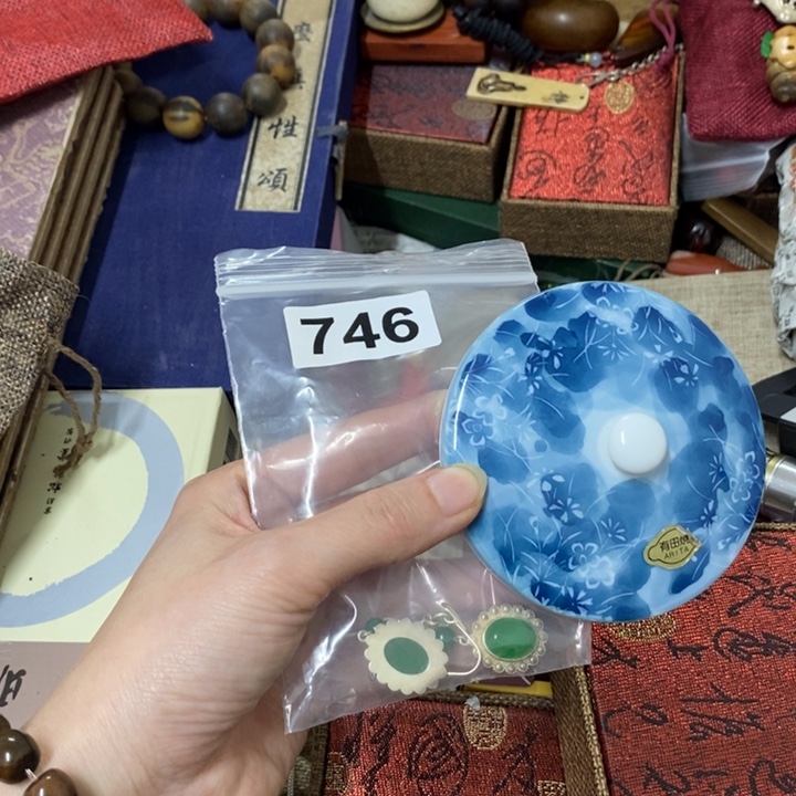 摆件中古工艺品一件