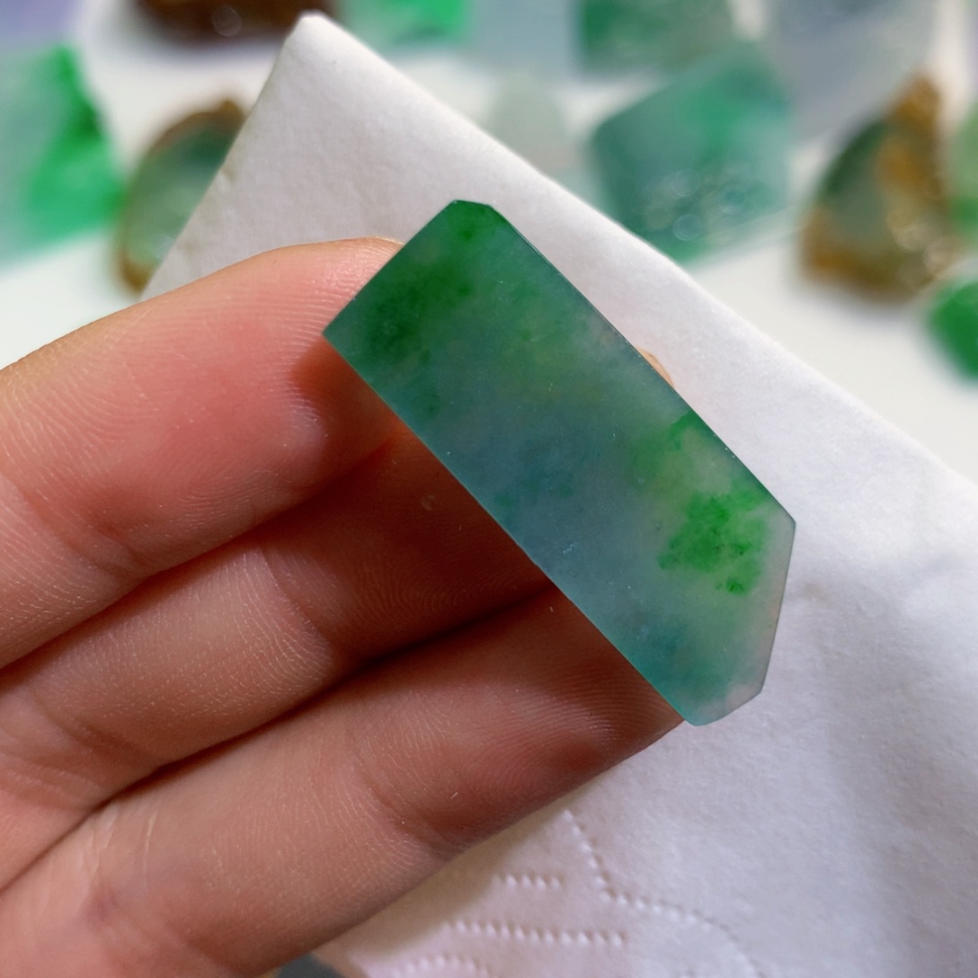 【闪购商品】翡翠吊坠(不含链)未镶嵌