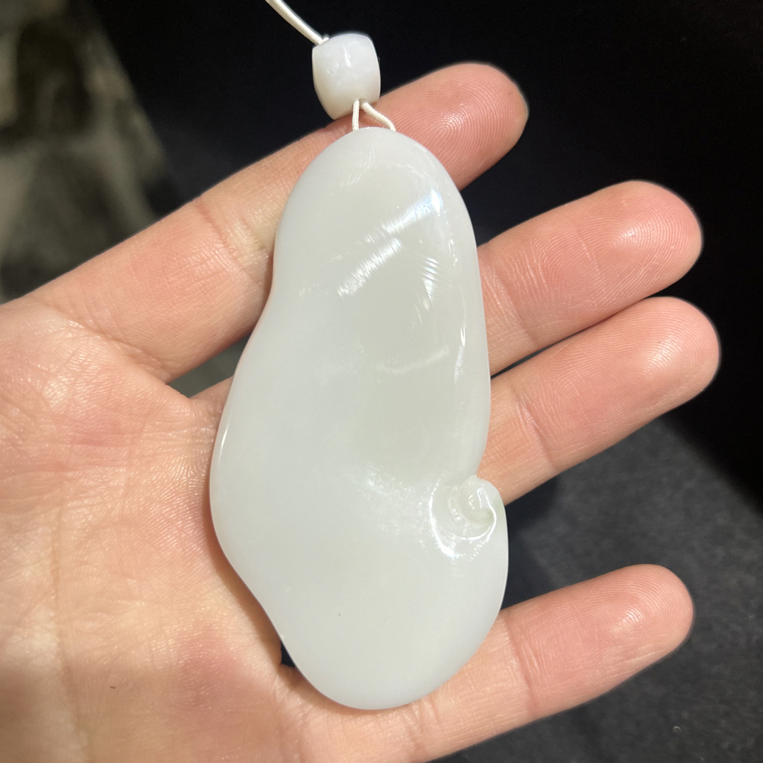 和田玉随型吊坠抖音基地质检发货