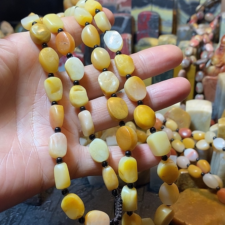 昌化鸡血石项链也