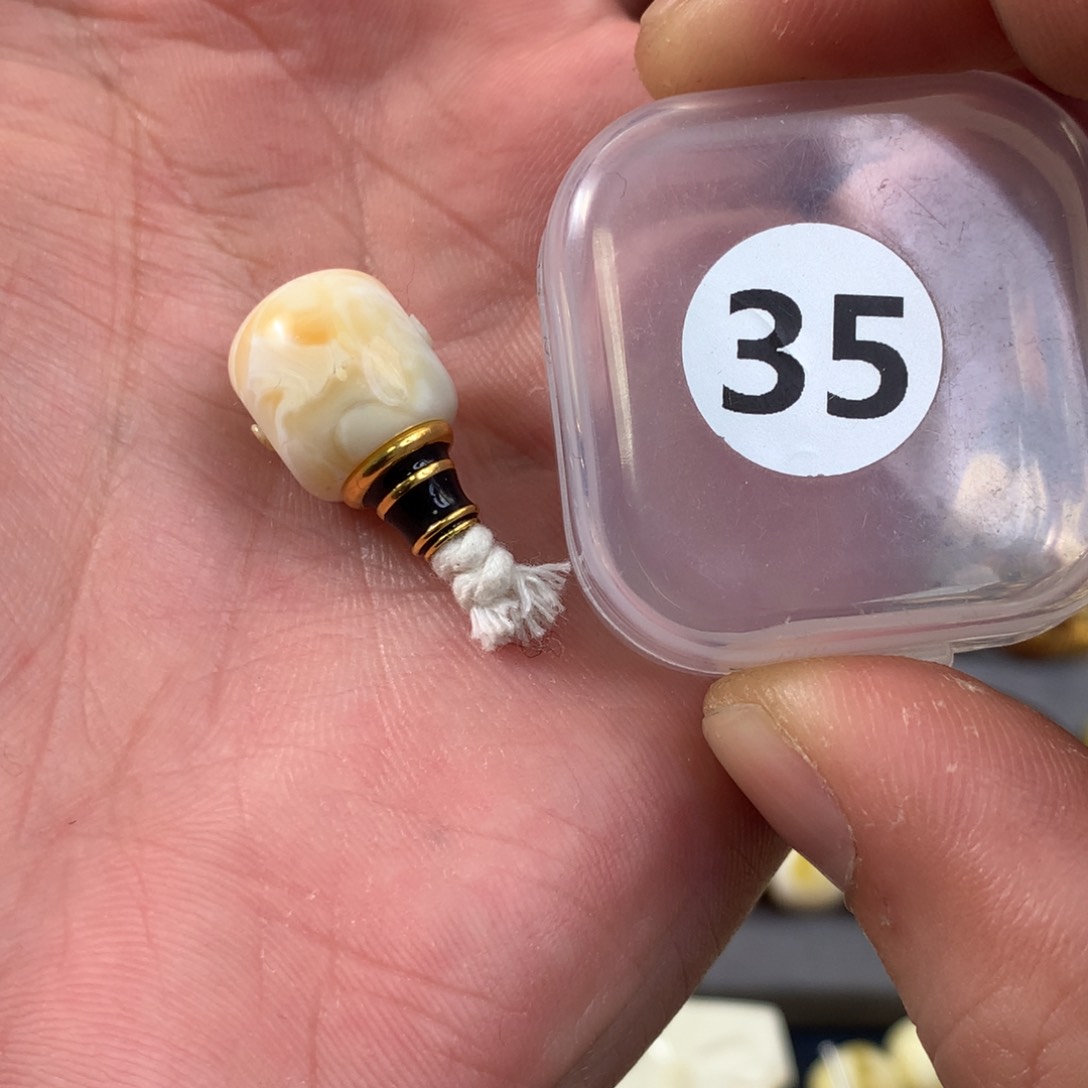 琥珀裸石未镶嵌分体三通