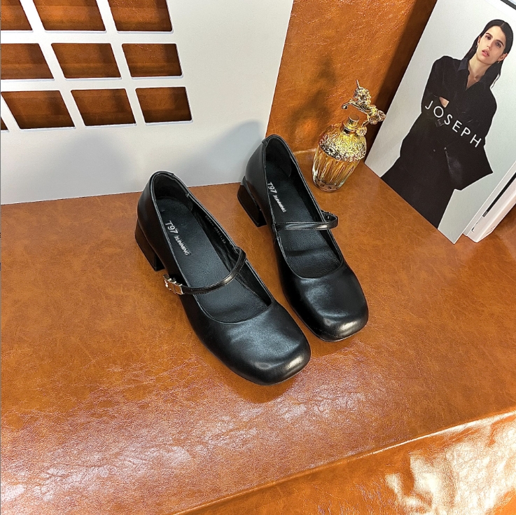 东东2025春夏新款粗跟单鞋女百搭真皮浅口方头复古玛丽珍女鞋6217