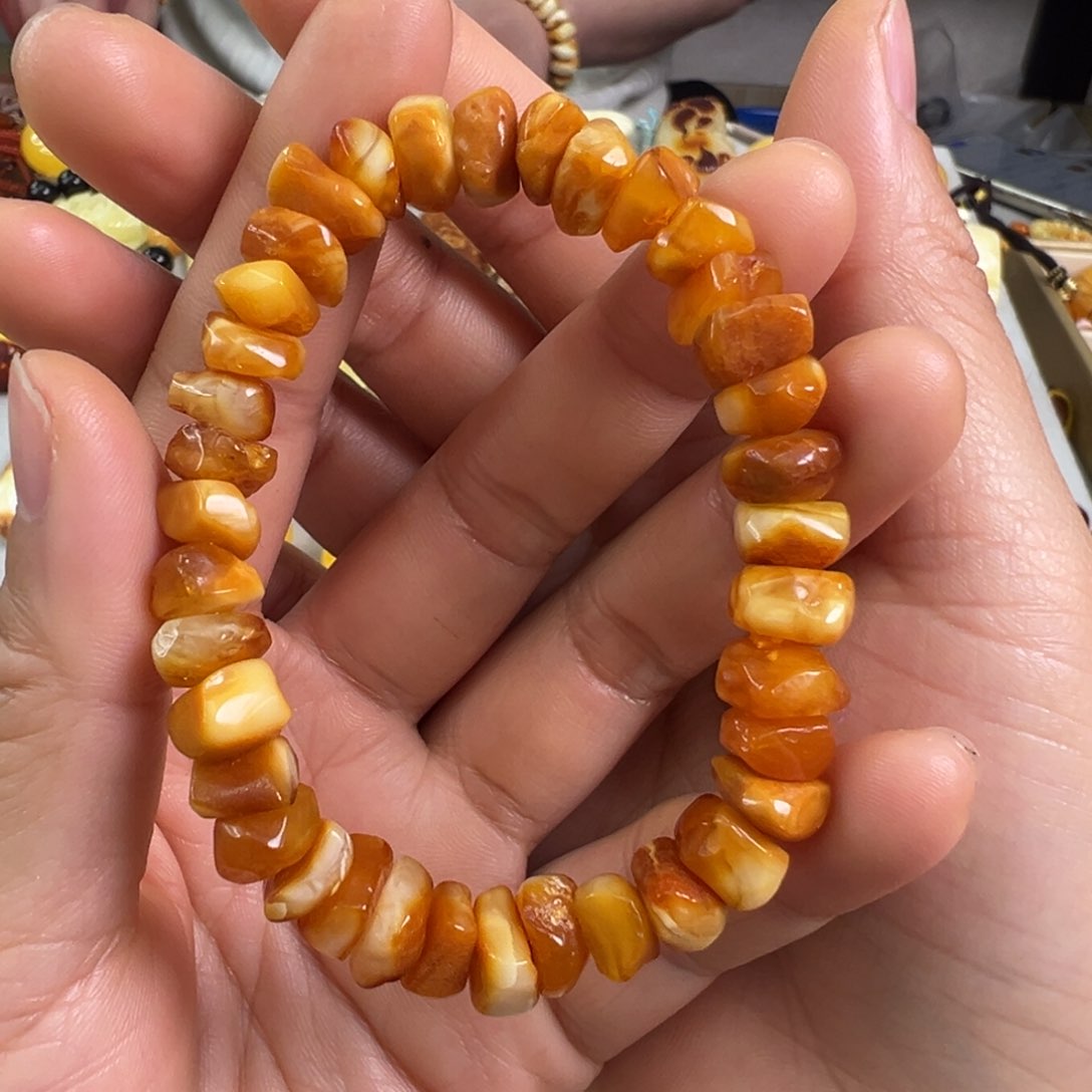 蜜蜡裸石未镶嵌蜜蜡