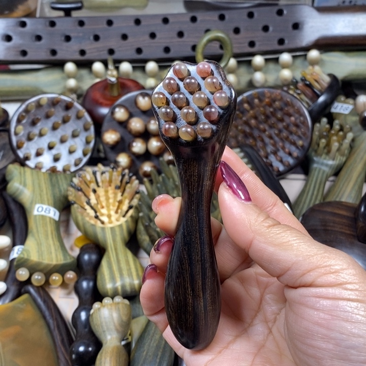 紫光檀12齿猫爪按摩梳