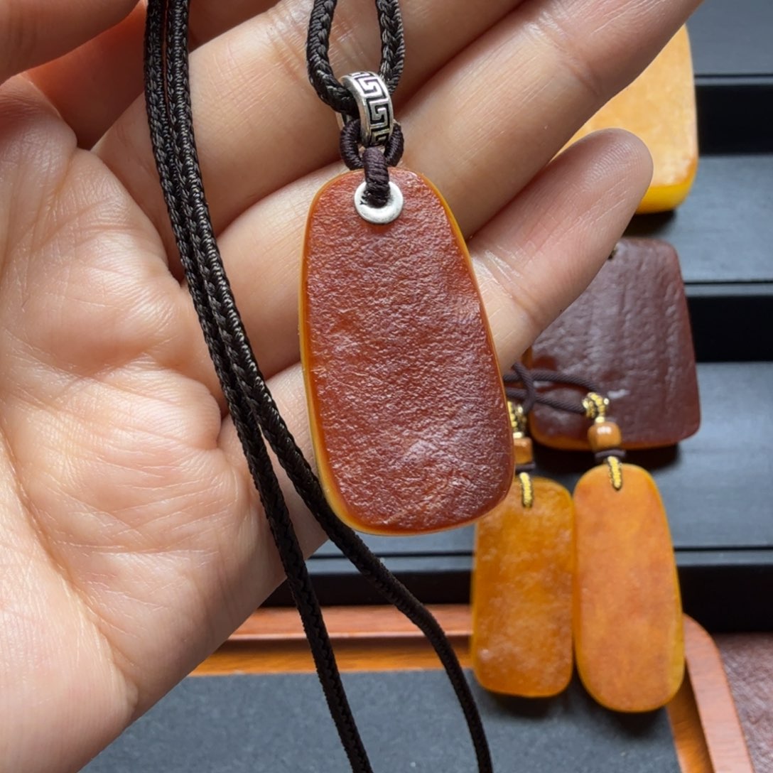 琥珀吊坠(赠链)未镶嵌