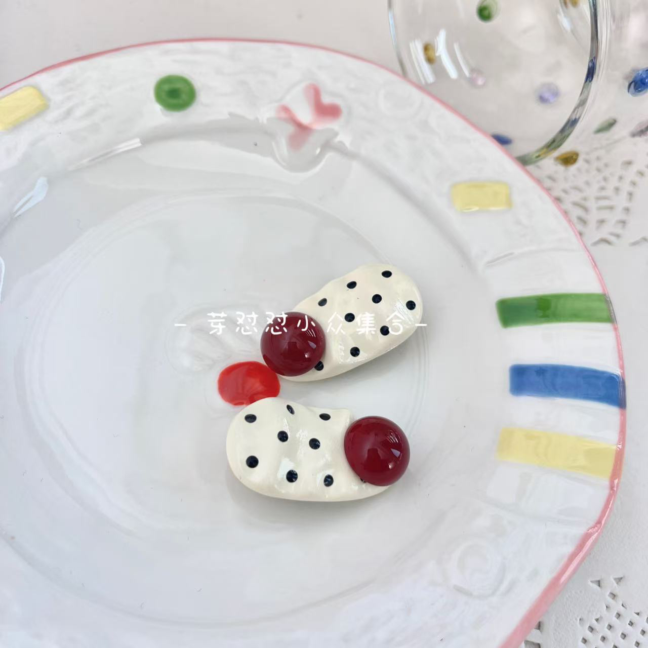 芽怼怼  05847 韩国 波点褶皱压夹