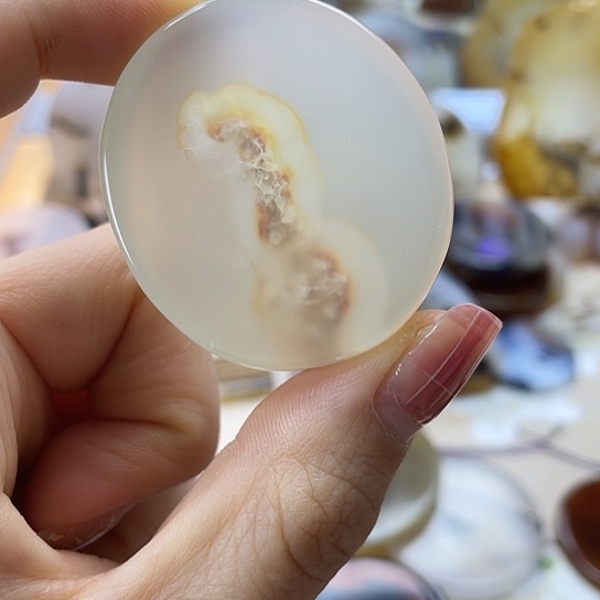 玛瑙/玉髓吊坠未镶嵌金*