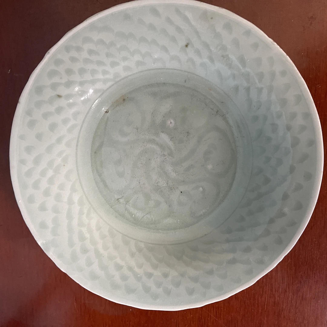 0096 明 龙泉窑赏盘