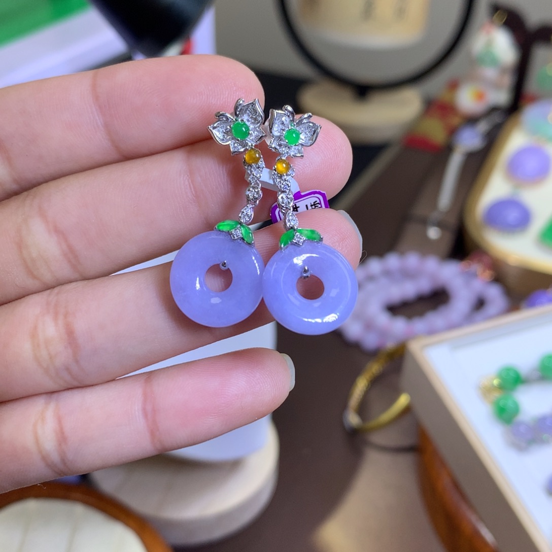 翡翠18K金镶嵌颈饰翡翠