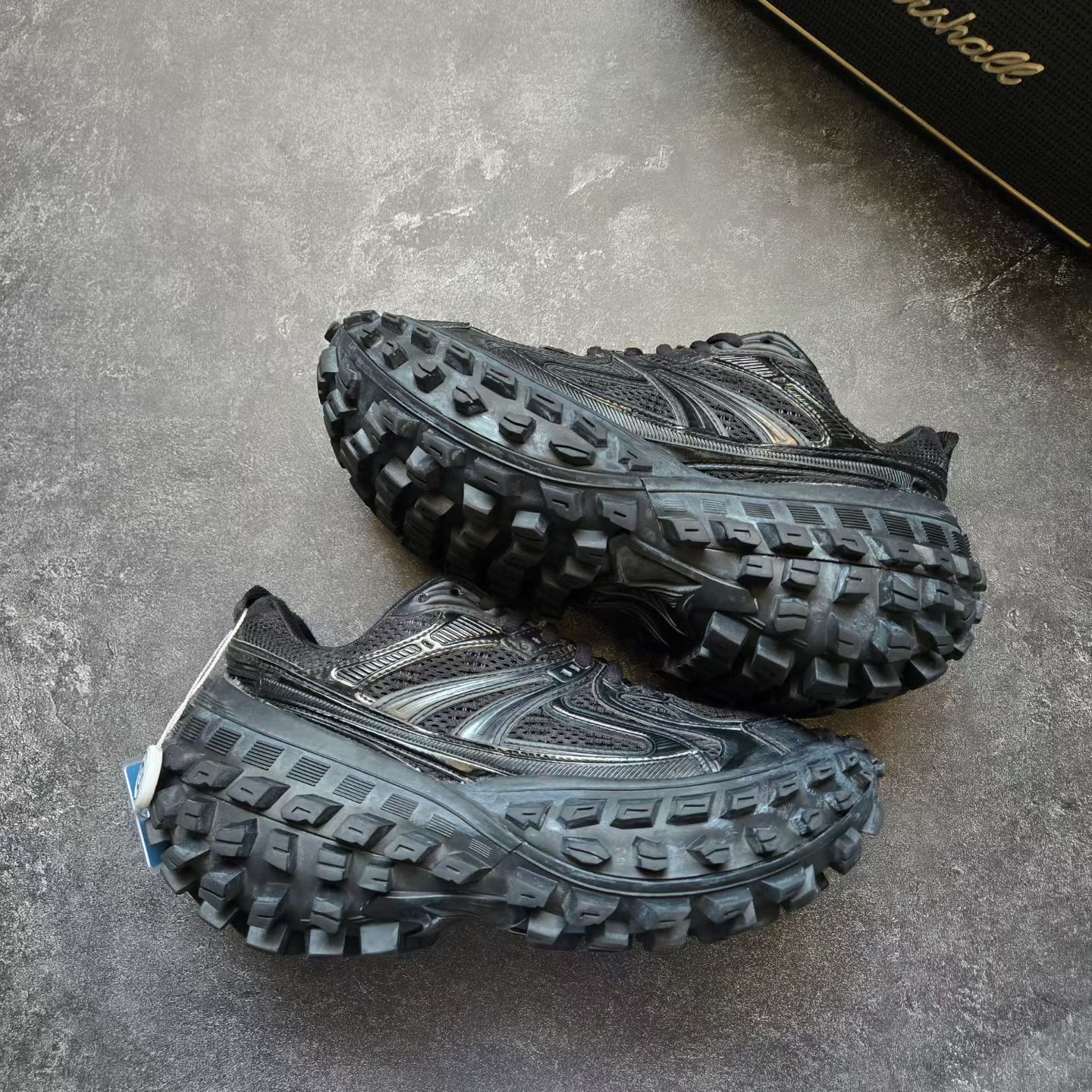 99新 Balenciaga/巴黎世家 37码 DEFENDER 黑轮胎鞋
