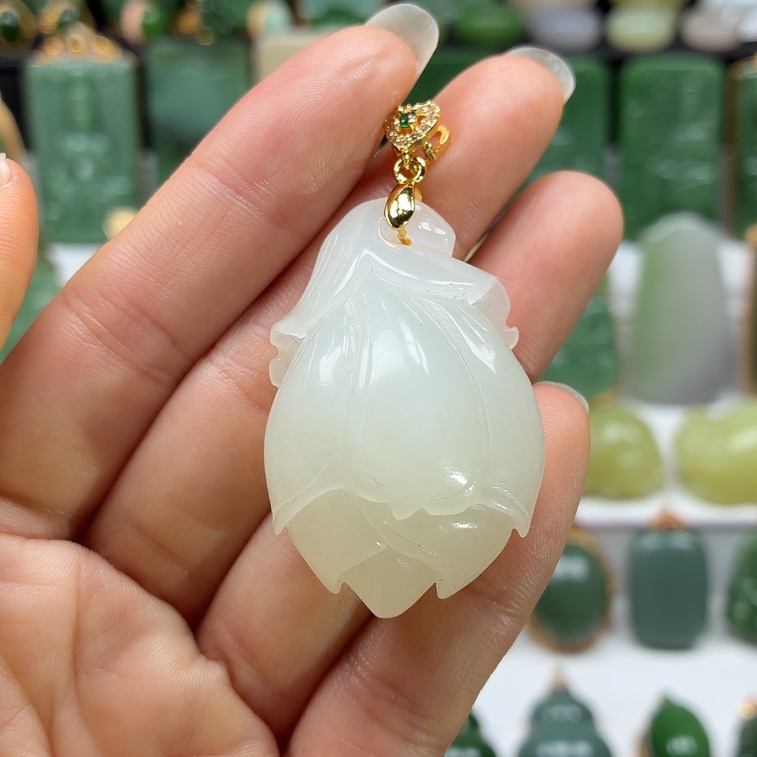 和田玉未镶嵌颈饰