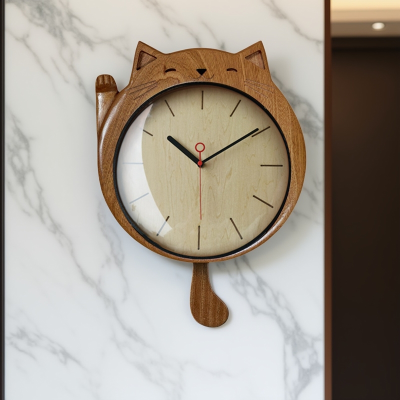 实木静音时钟原木风创意招财猫客厅家用挂钟挂墙轻奢简约装饰钟表