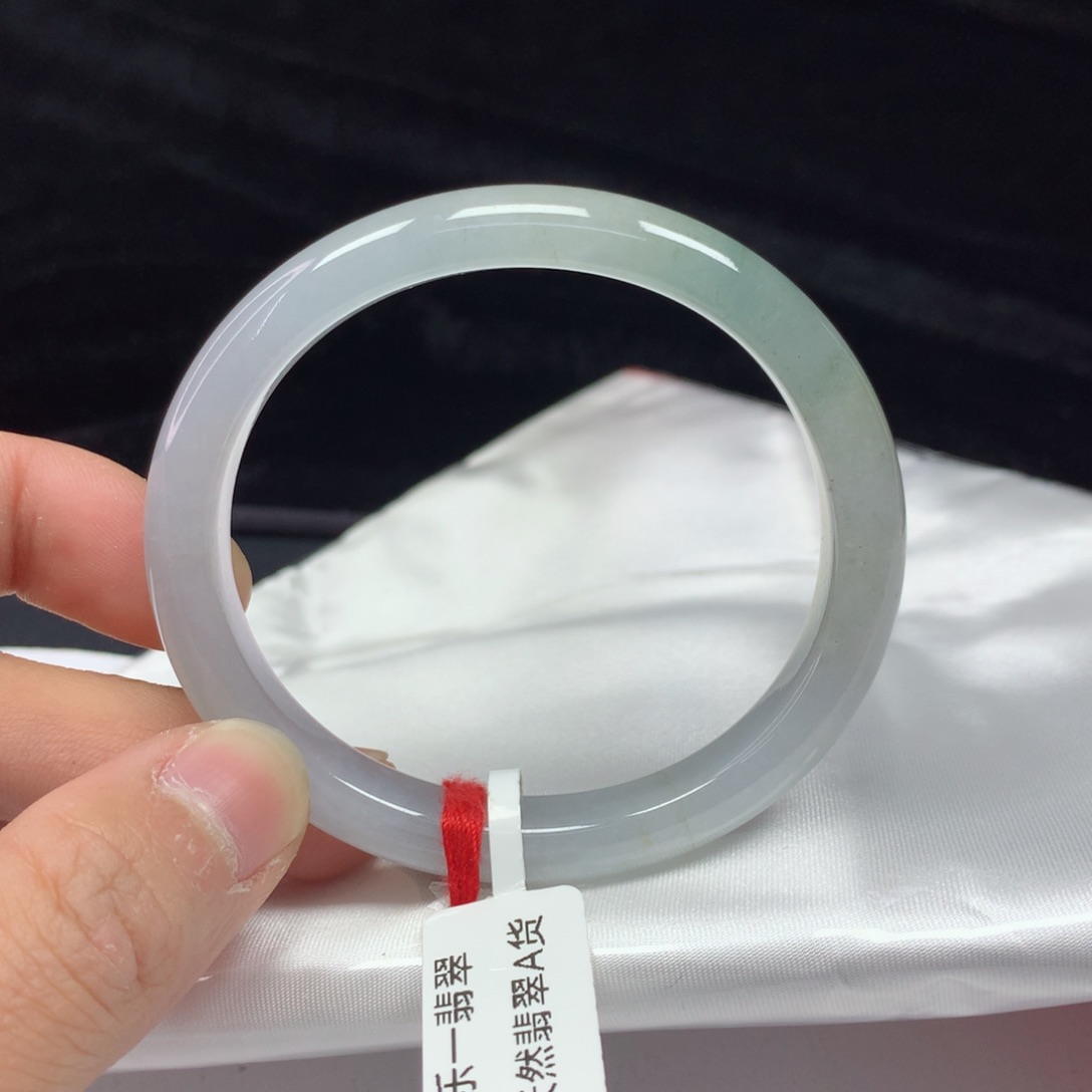 翡翠手镯（贵妃镯）未镶嵌56.1贵妃