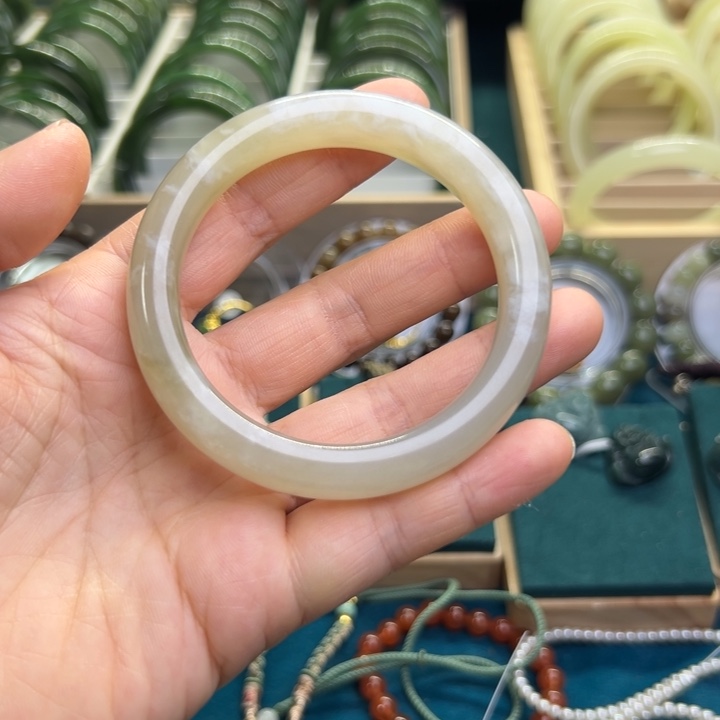 和田玉手镯未镶嵌56.8圈围0173