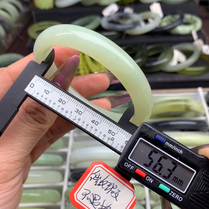 蛇纹石玉手镯未镶嵌642