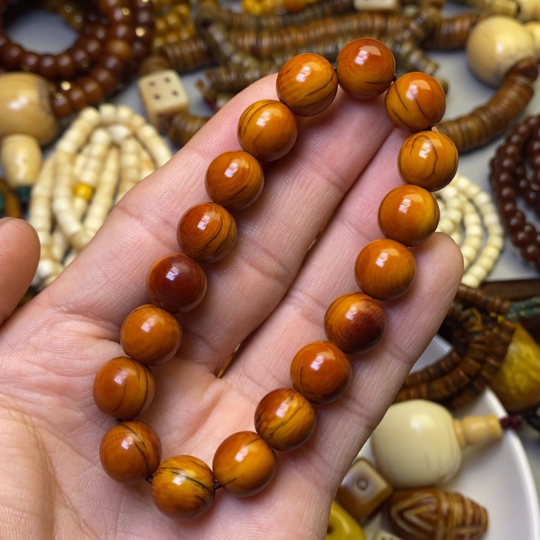 满级红高级白手串