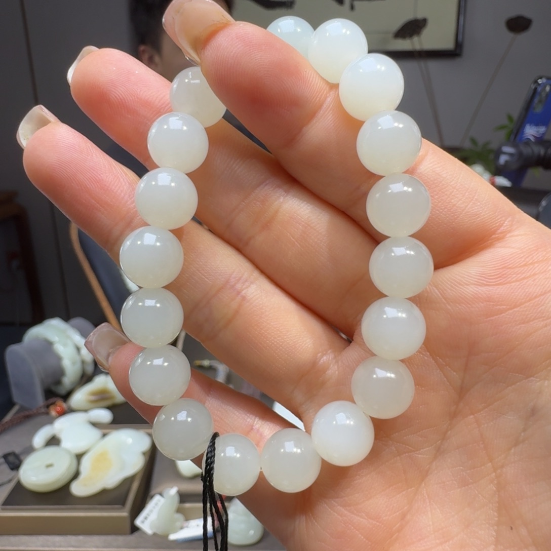 未镶嵌和田玉手链