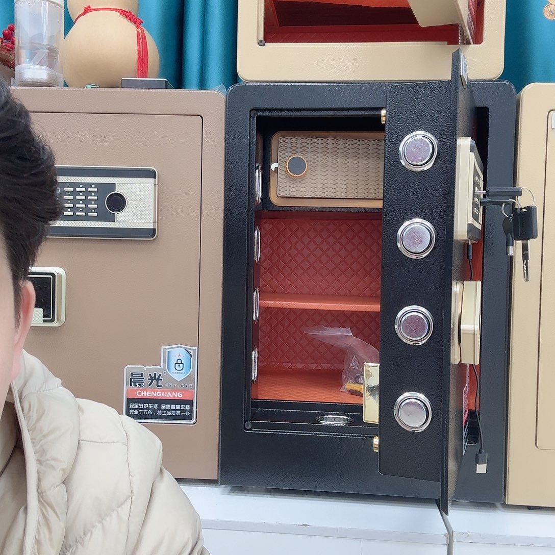 金属反反复复夫人柔软