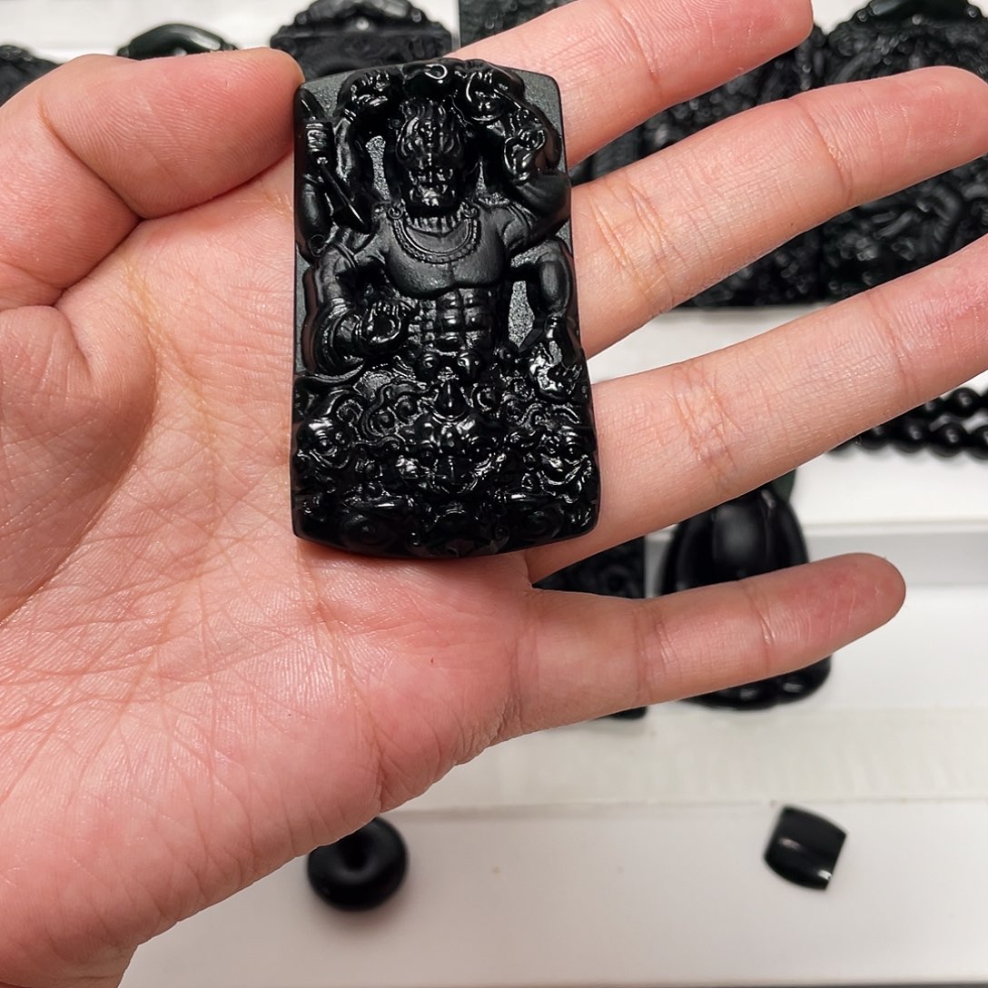 空****蛇纹石玉未镶嵌颈饰