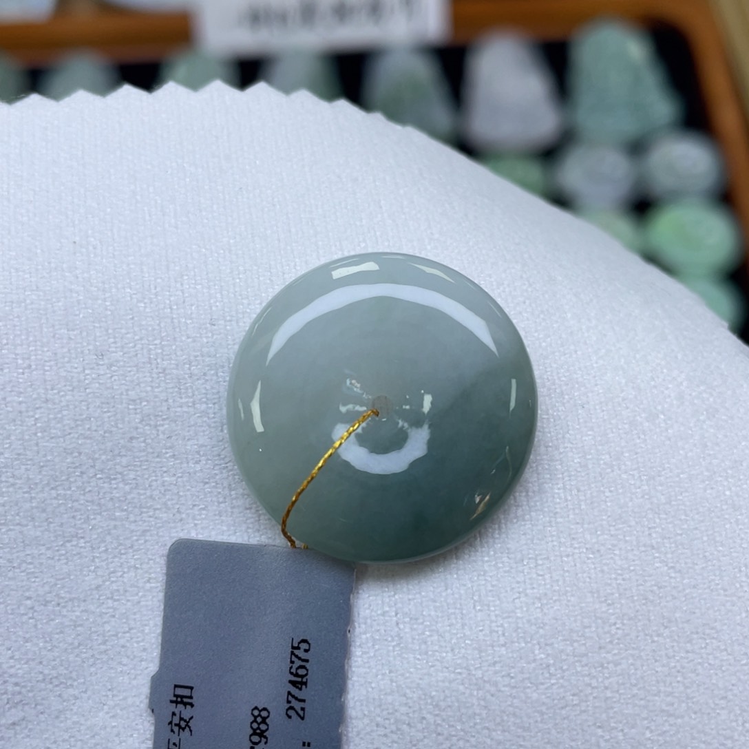 颈饰未镶嵌翡翠平安扣