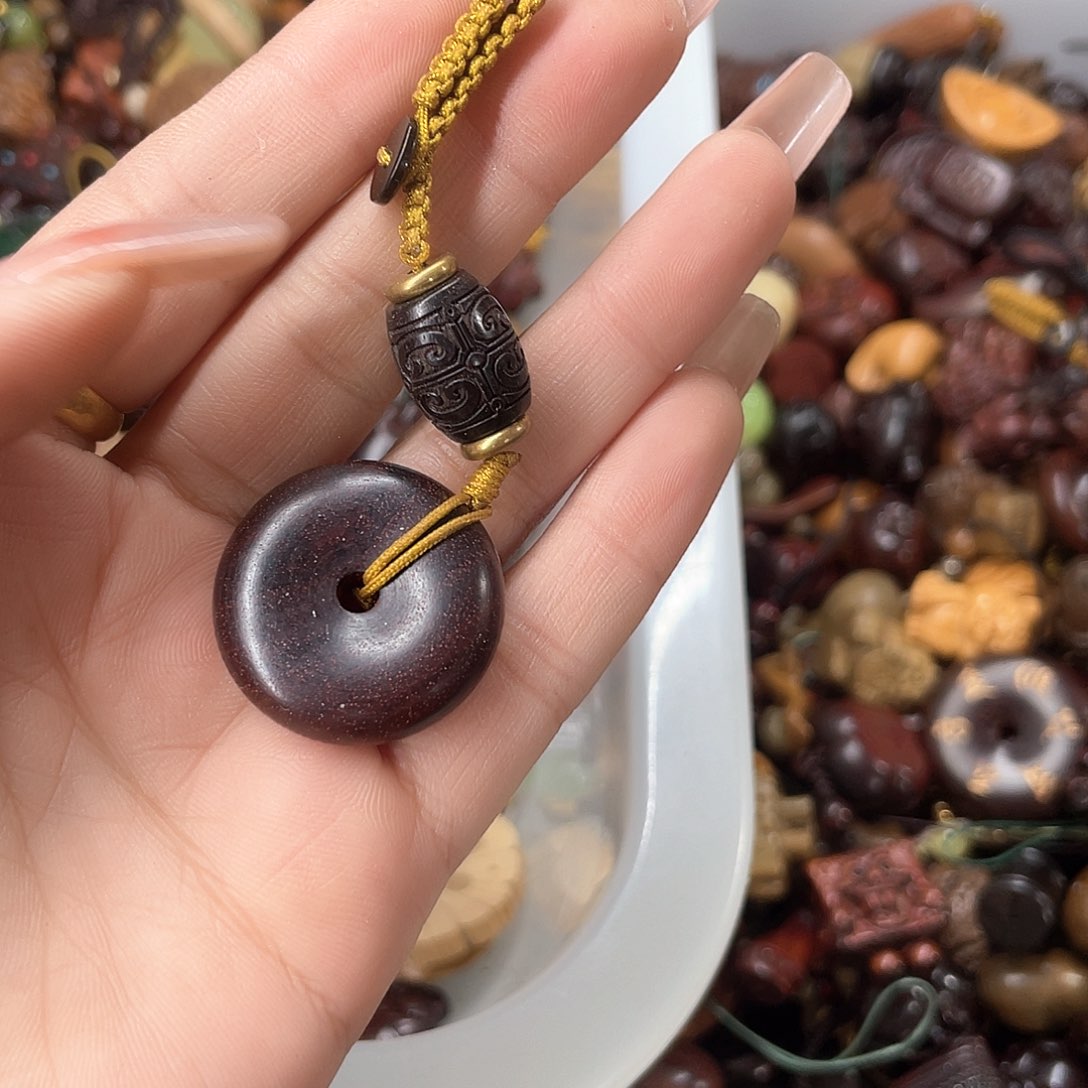 维腊木（绿檀）无事牌