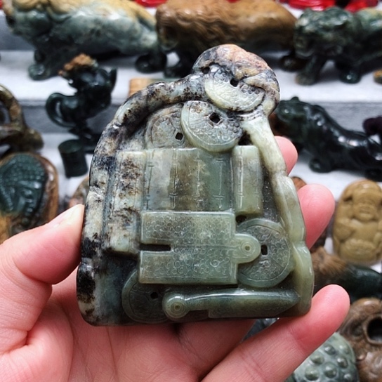 岫岩河磨玉（透闪石质玉）把件未镶嵌