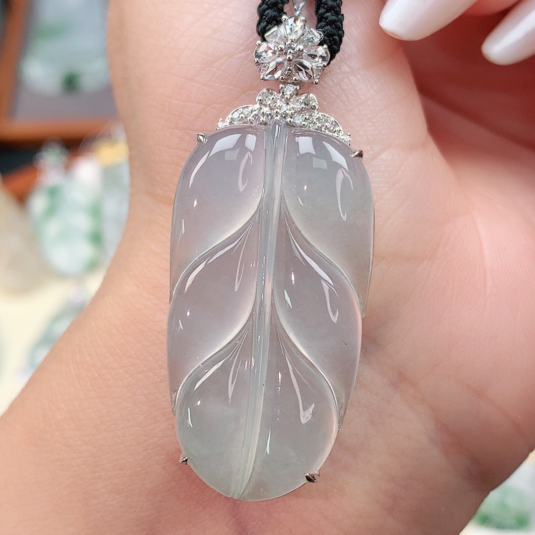 颈饰18K金镶嵌翡翠叶子