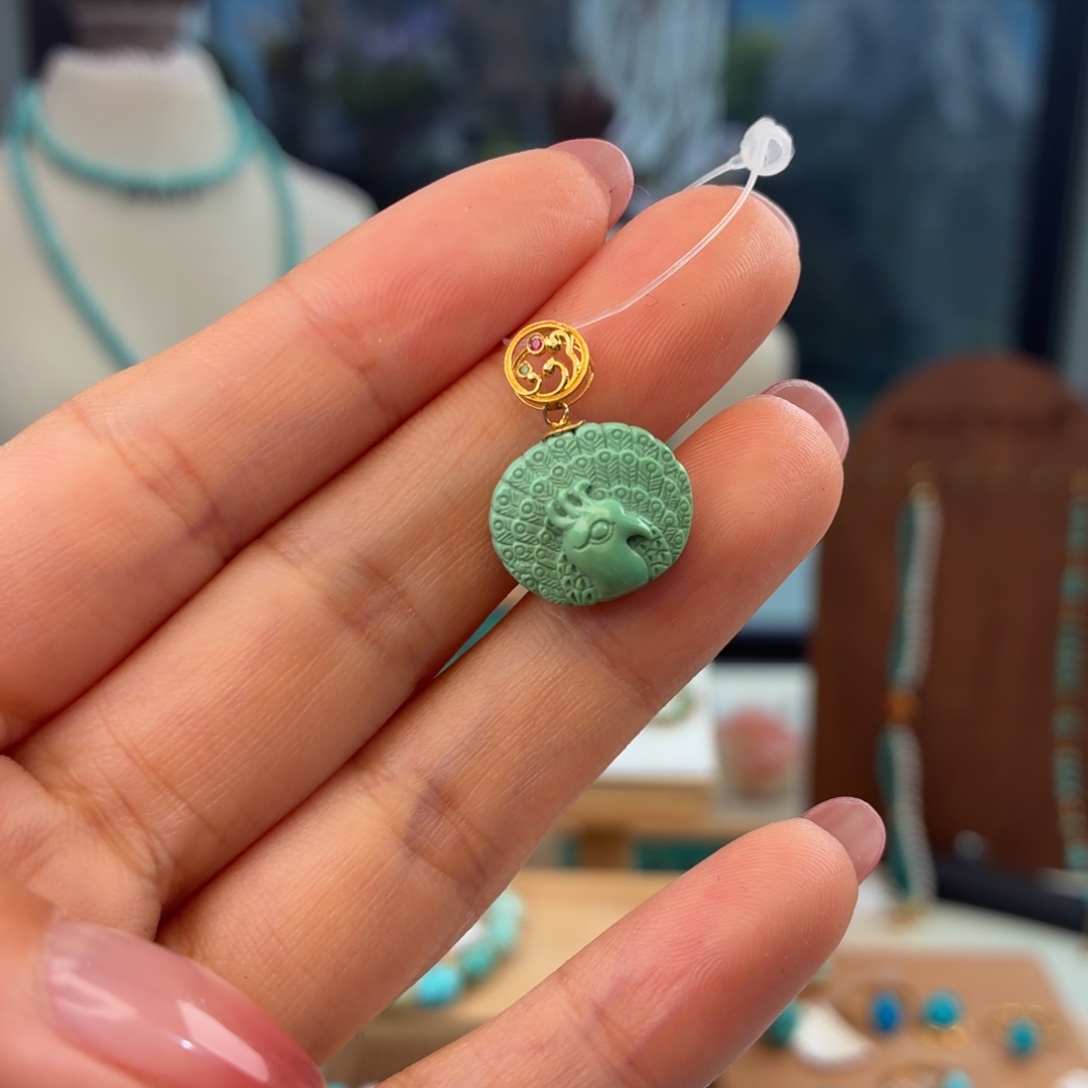 绿松石18K金镶嵌颈饰