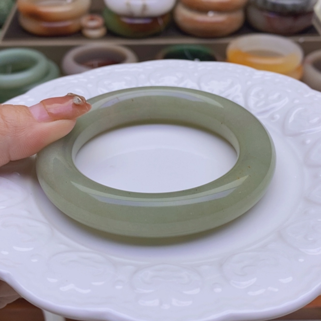 【闪购商品】石英质玉手镯未镶嵌