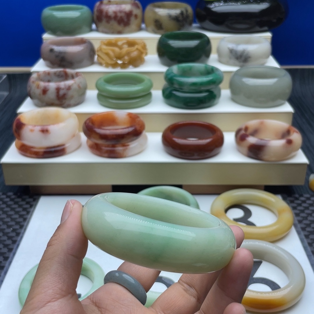 石英质玉手镯未镶嵌q***了