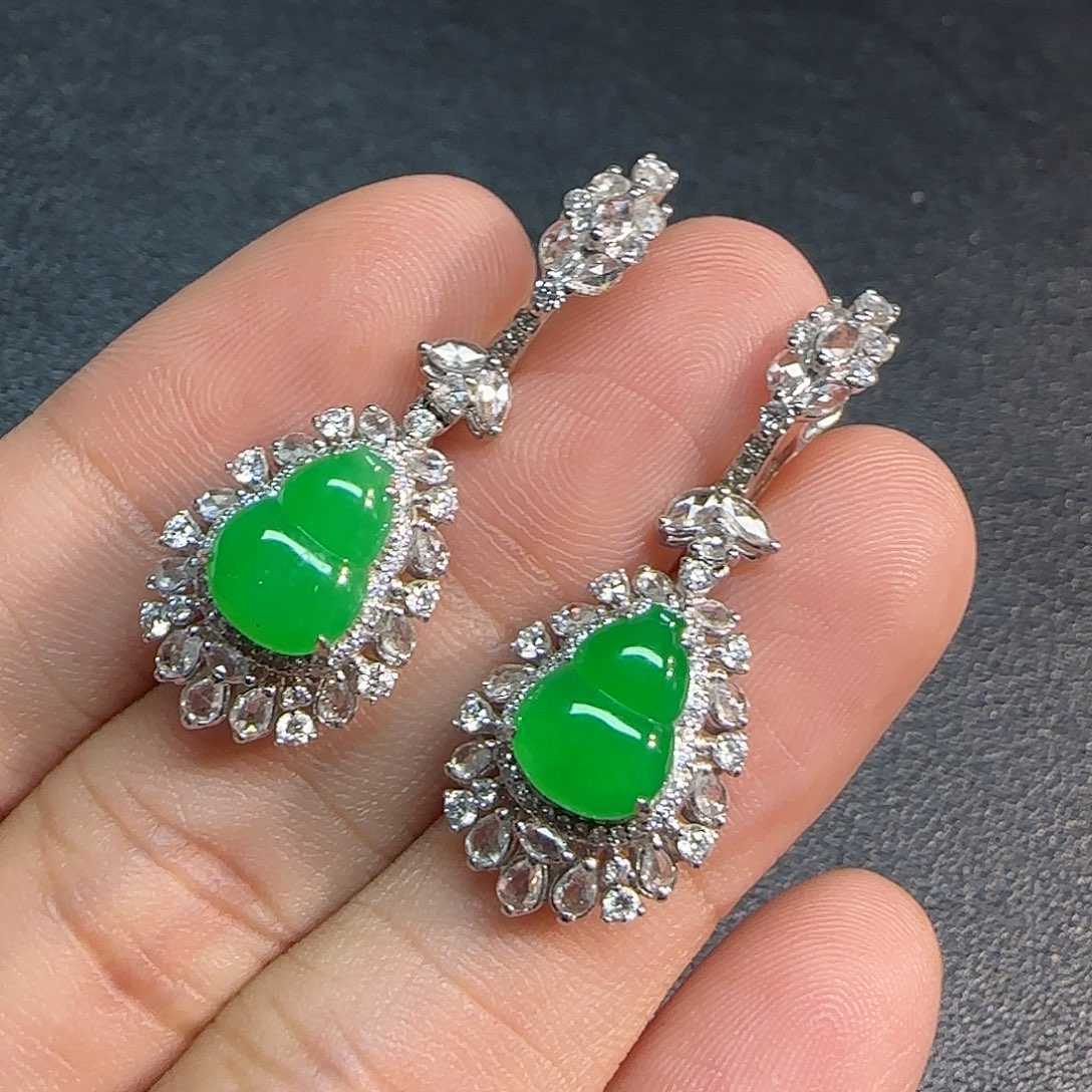 翡翠18K金镶嵌耳坠葫芦