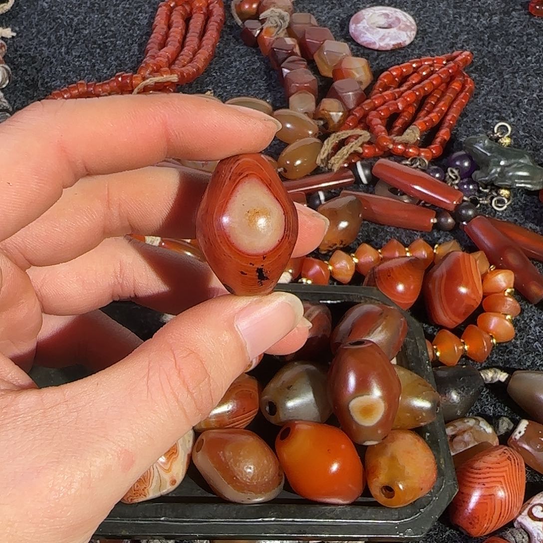 麦***力玛瑙/玉髓未镶嵌颈饰