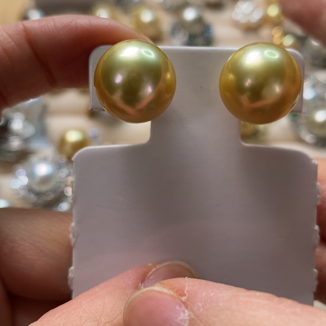 海水珍珠耳饰18K金镶嵌