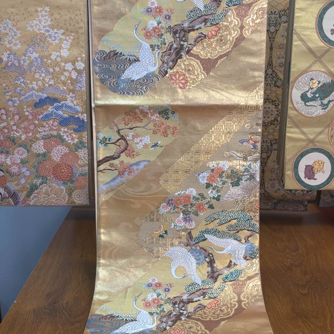 织绣引箔仙鹤风景