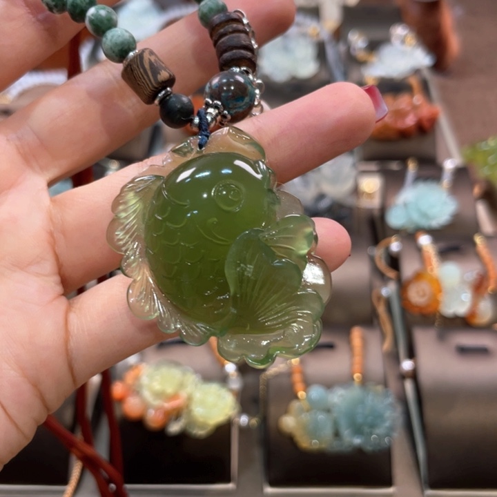 蛇纹石玉未镶嵌吊坠(赠链)