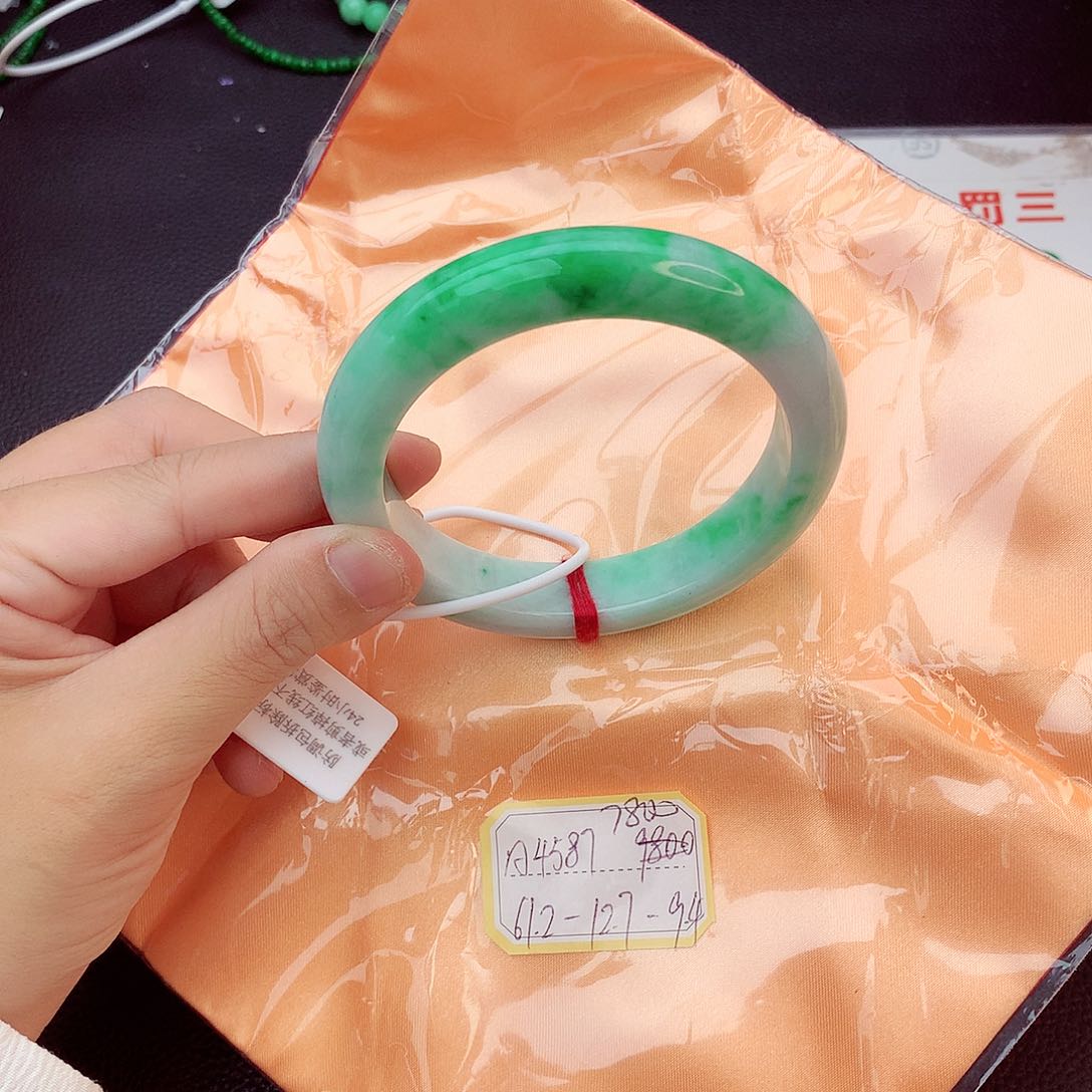 翡翠未镶嵌手镯风*子翡翠