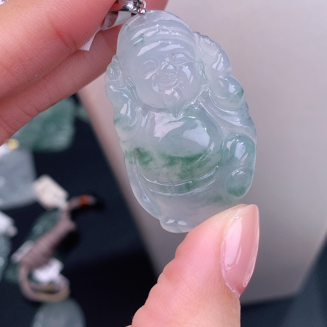 颈饰18K金镶嵌翡翠飘花财爷