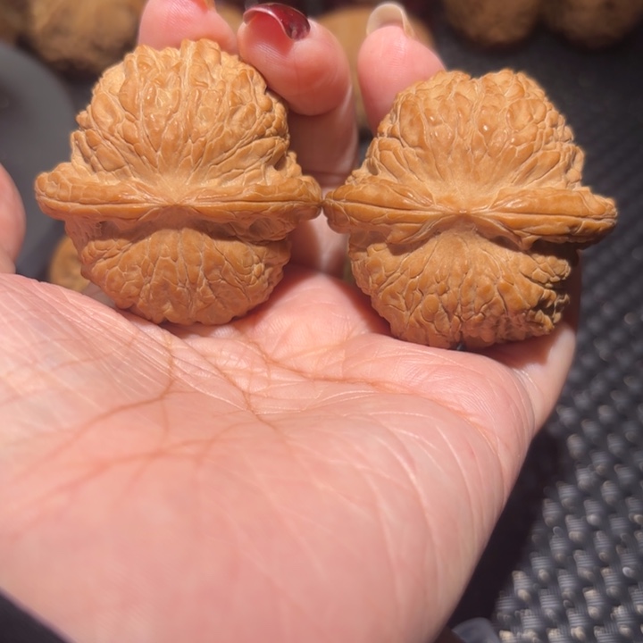 文玩核桃把件43全品血麒麟