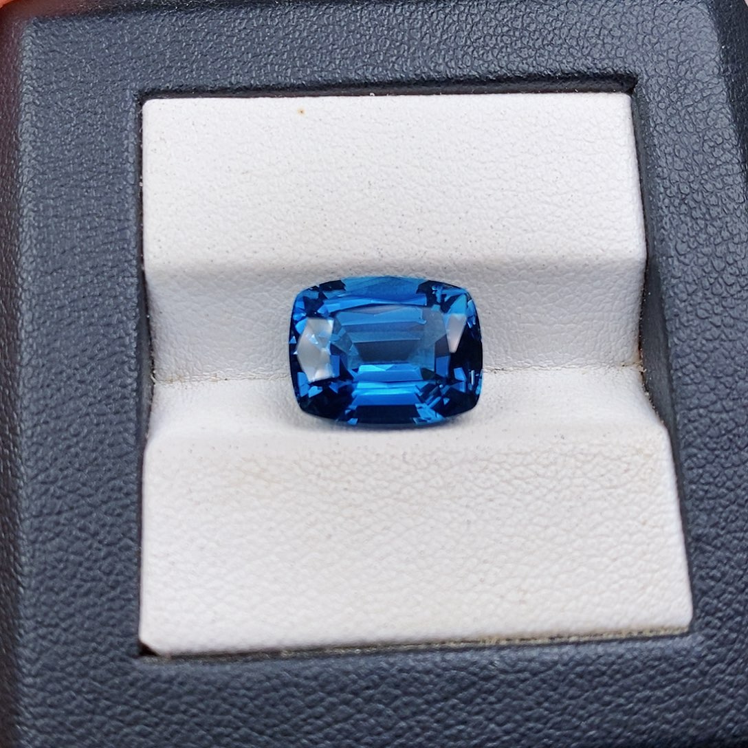 托帕石裸石8.37ct