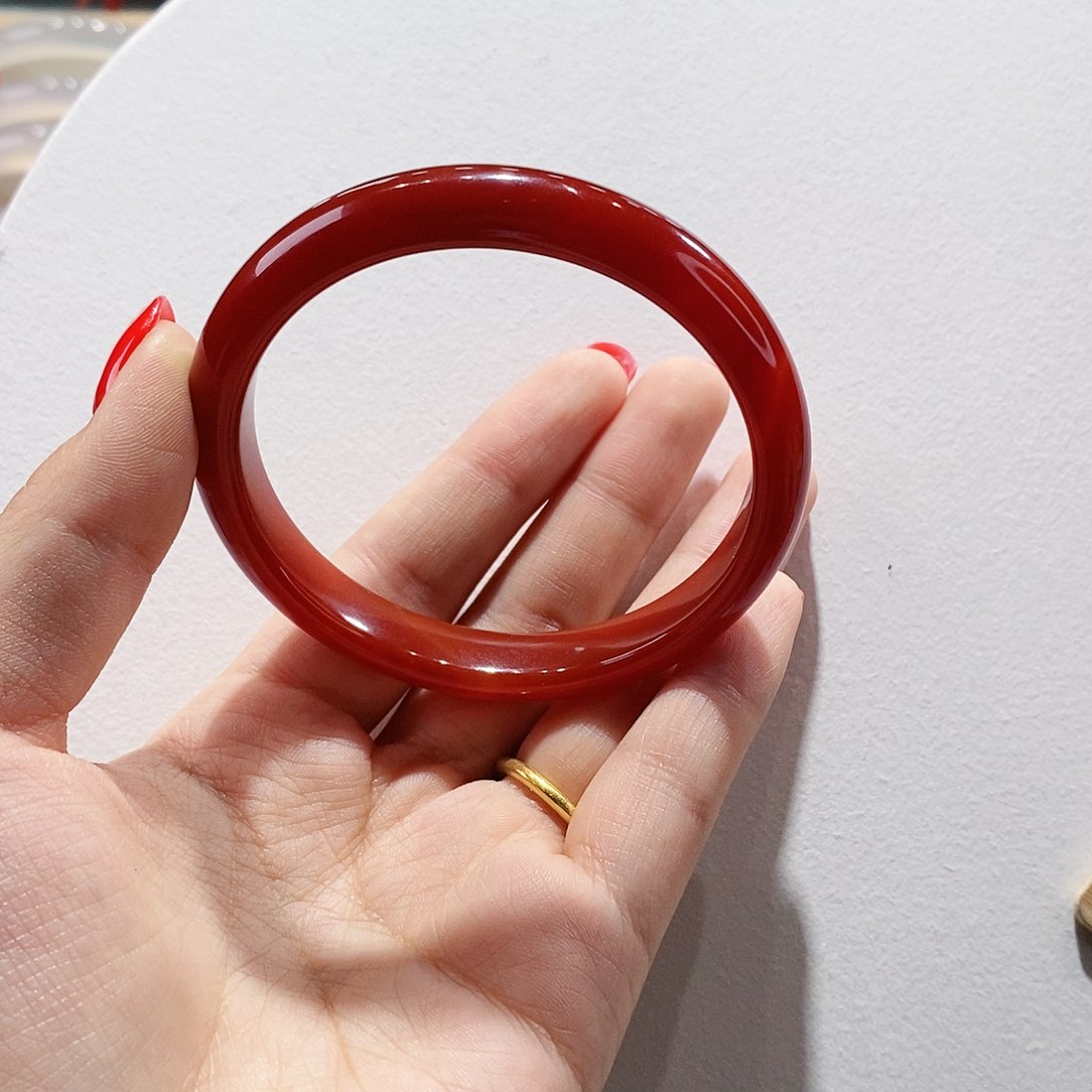 玛瑙/玉髓手镯未镶嵌57